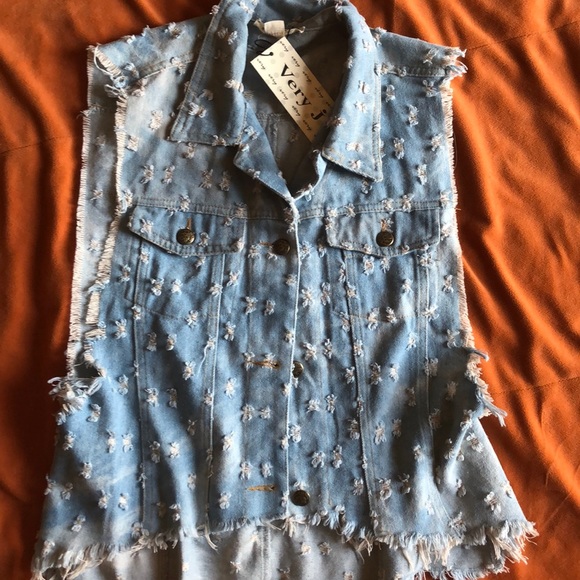 Vest - Picture 2 of 2